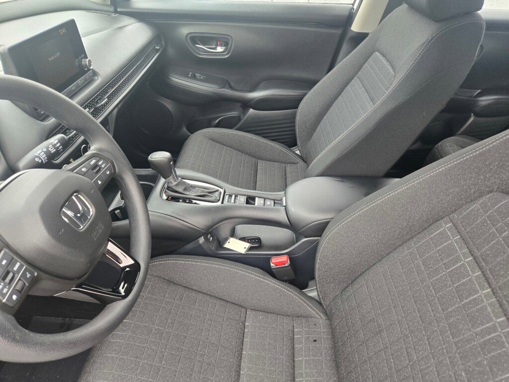 Certified 2025 Honda HR-V LX image 20
