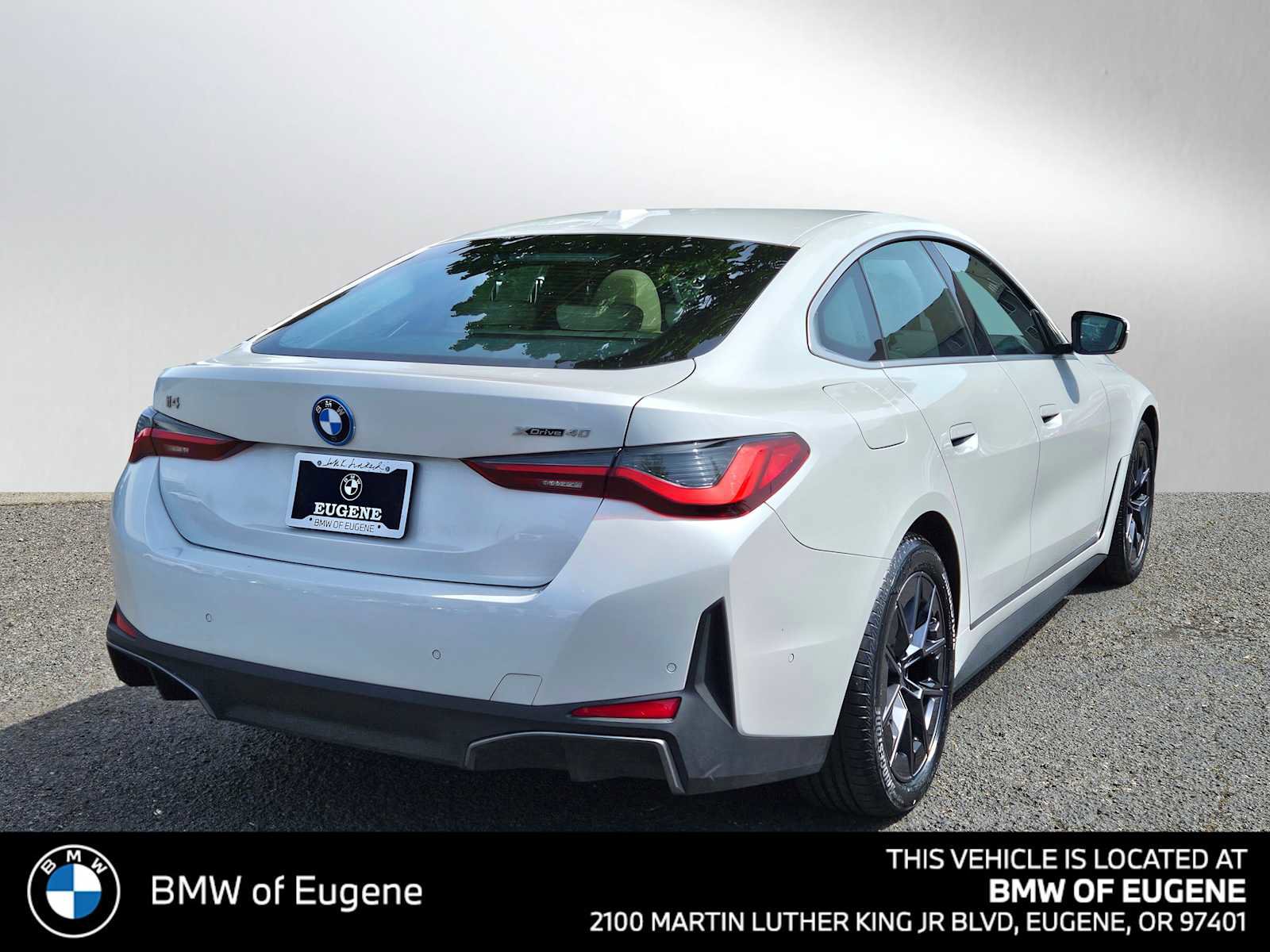 Used 2025 BMW i4 xDrive40i w/ Premium Package AWD/4WD image 3