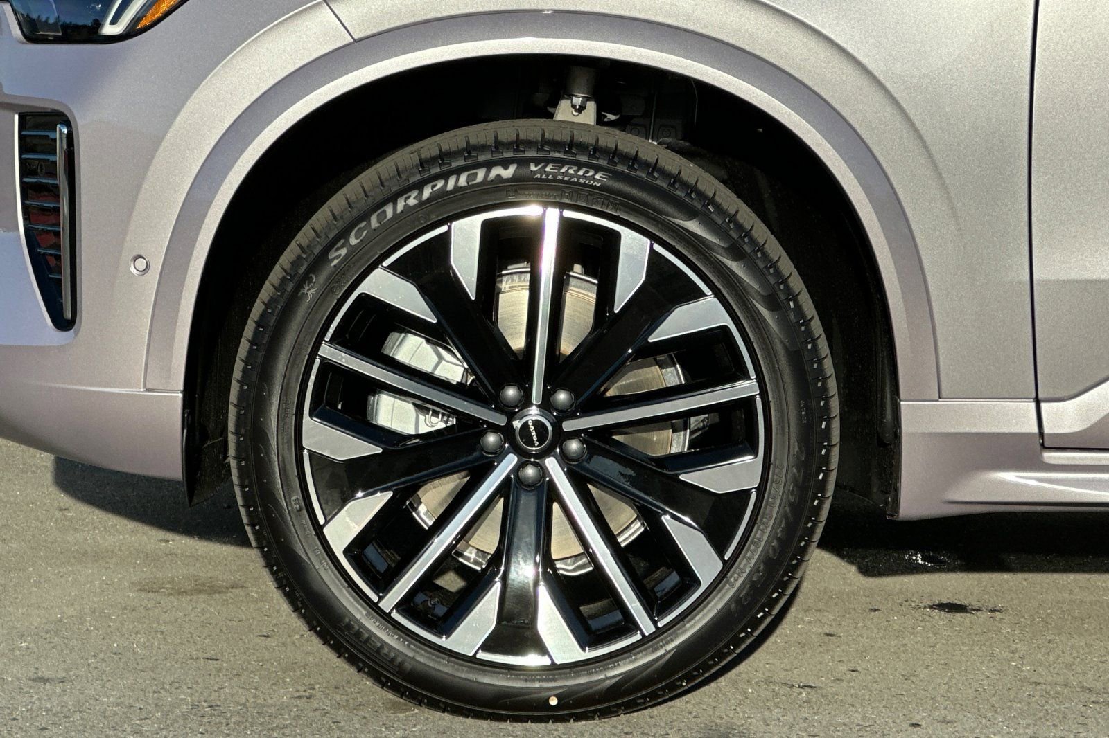 New 2026 Volvo XC90 B6 Plus w/ Protection Package image 11