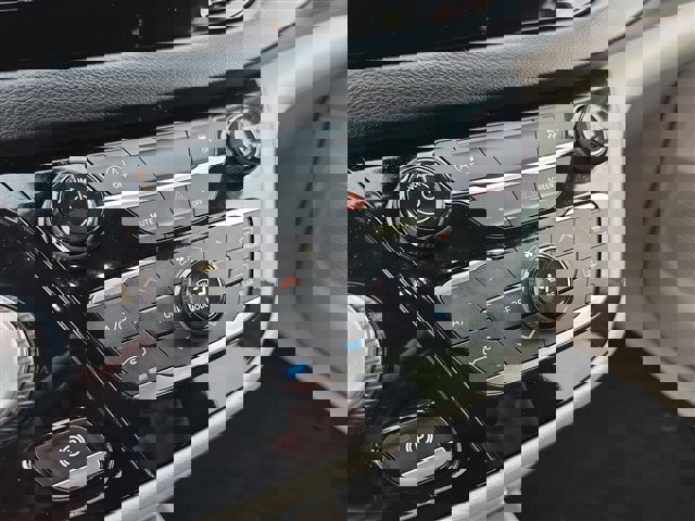 Used 2021 Chrysler Voyager Lxi image 16