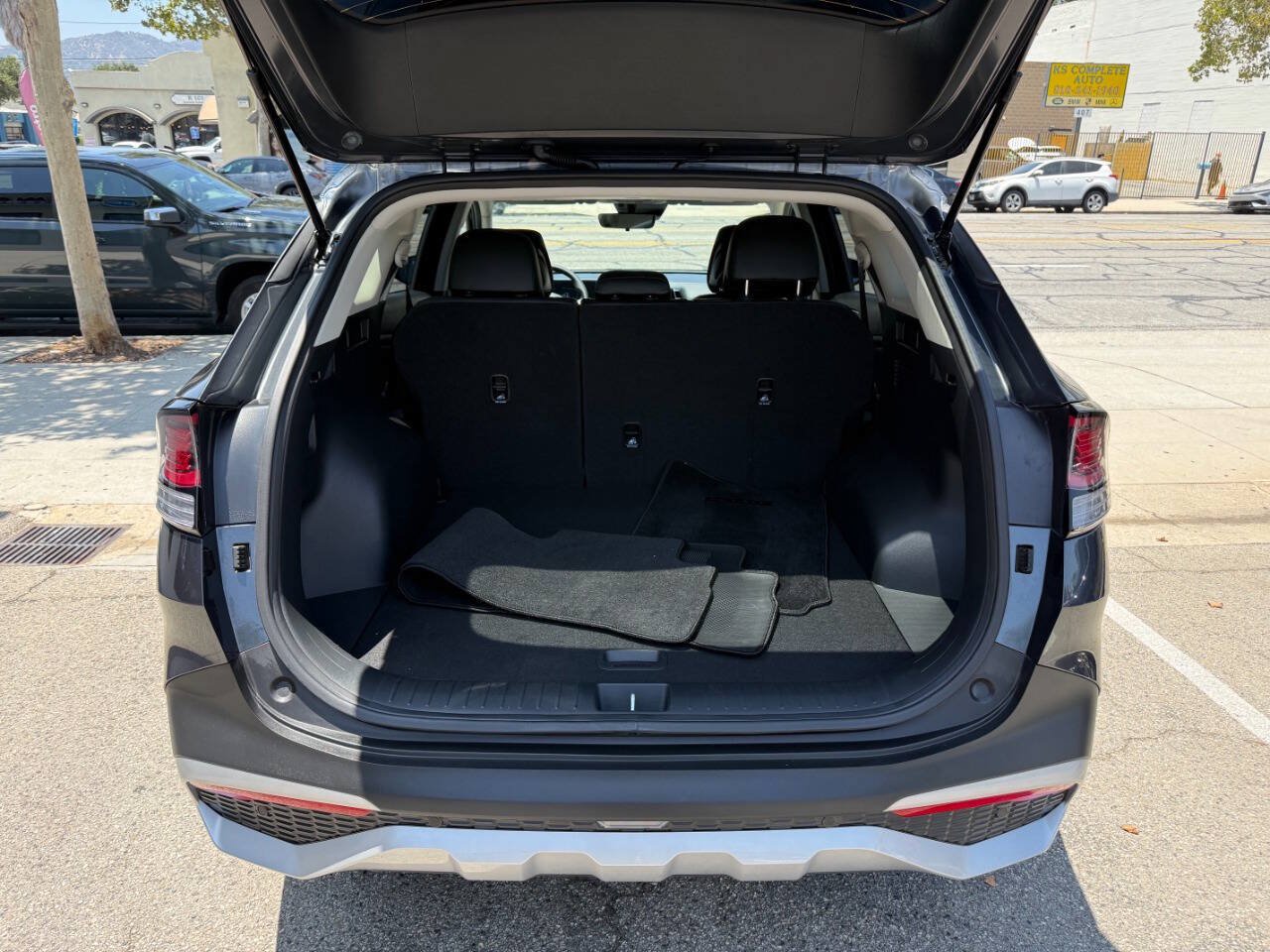 Used 2023 Kia Sportage EX FWD image 48