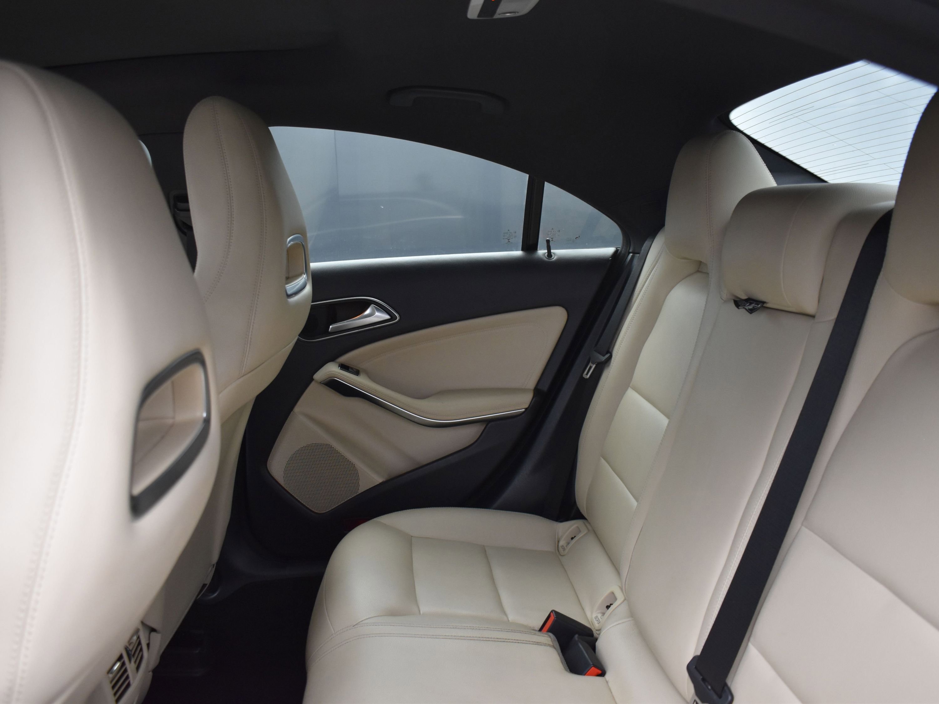 Used 2014 Mercedes-Benz CLA 250 4MATIC image 8