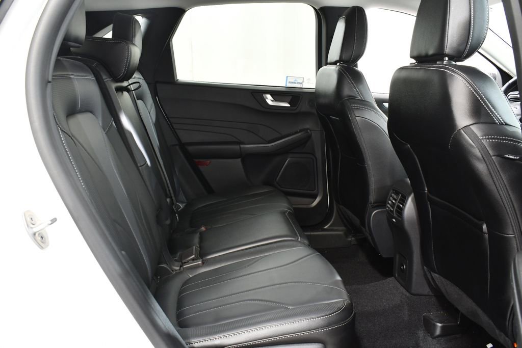 Used 2025 Ford Escape Platinum w/ Premium Technology Package image 19