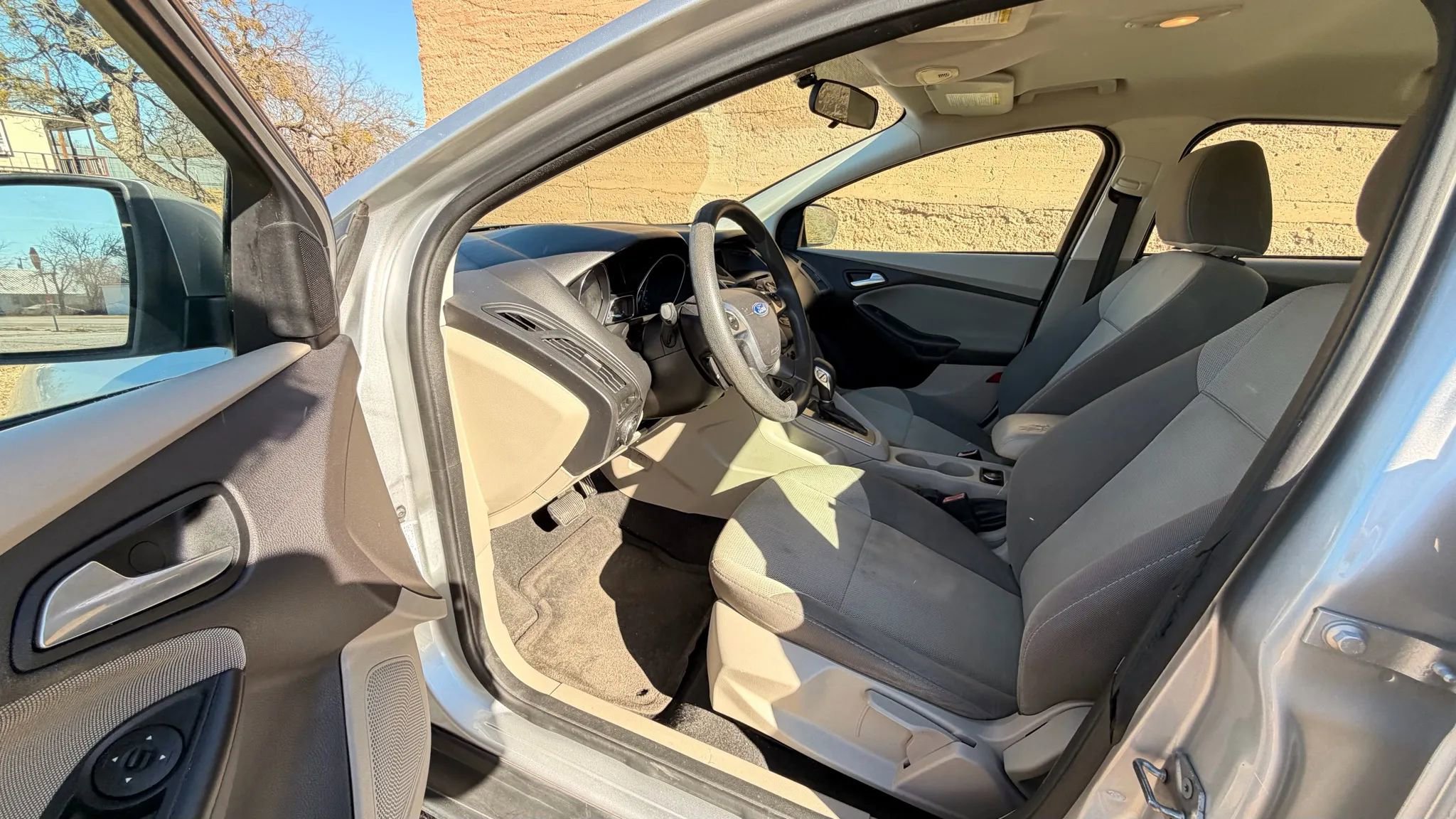 Used 2012 Ford Focus SE image 18