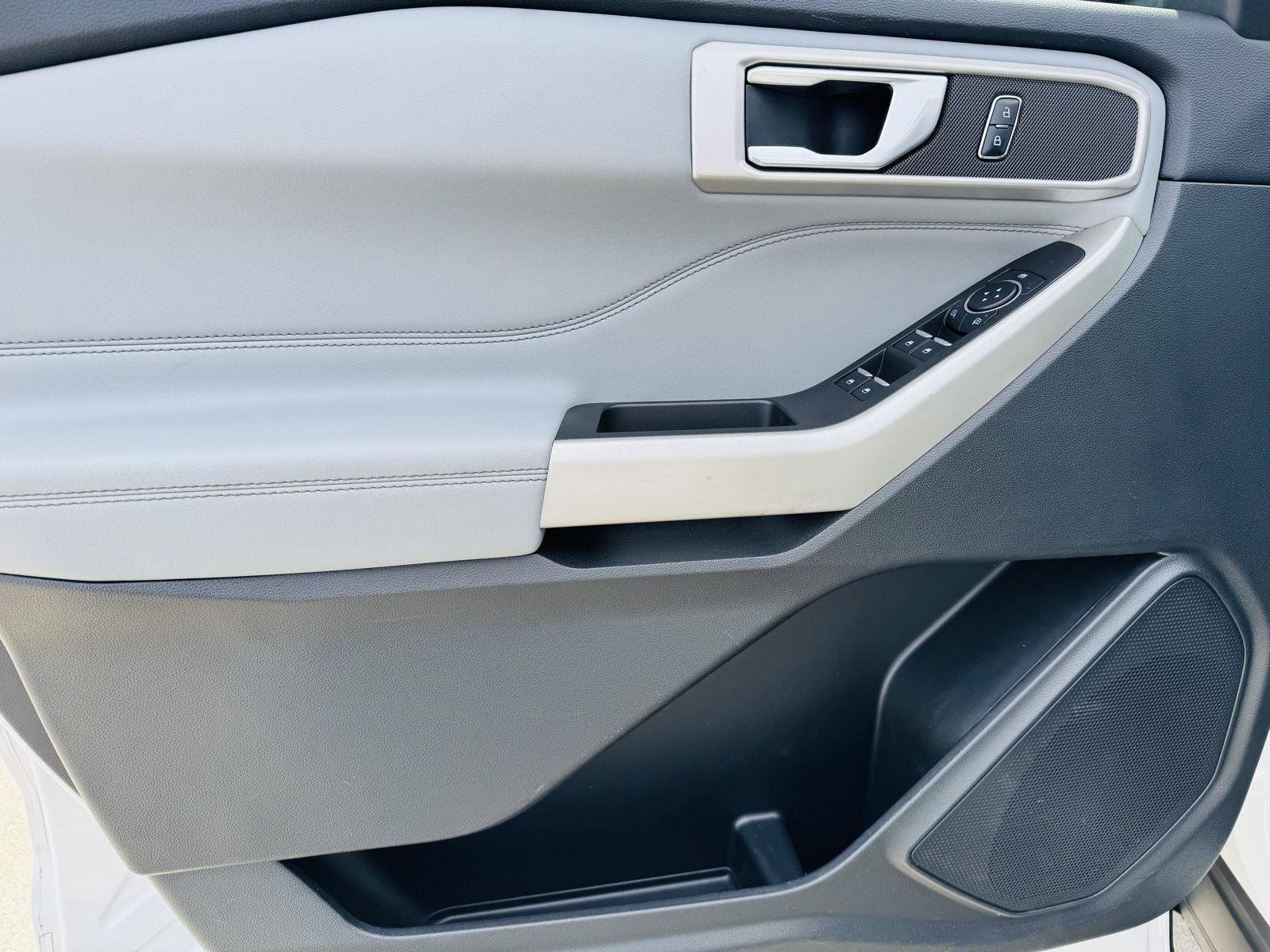 Used 2023 Ford Explorer XLT w/ Equipment Group 202A AWD/4WD image 14