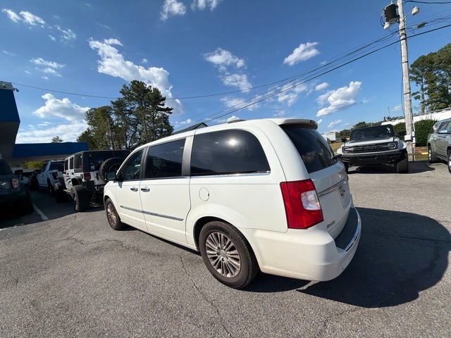 Used 2011 Chrysler Town & Country Limited FWD image 24