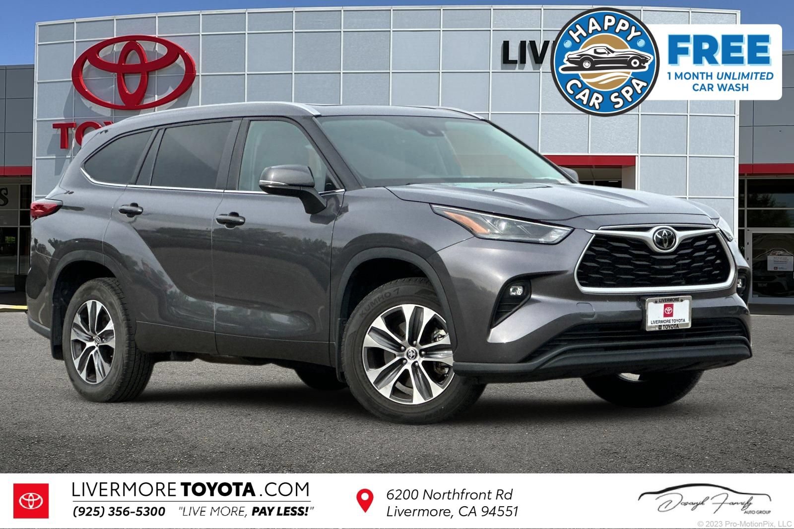 Used 2023 Toyota Highlander XLE AWD/4WD image 1