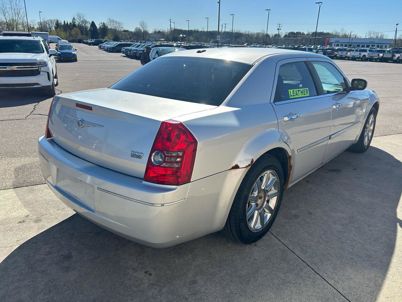 Used 2010 Chrysler 300 Touring RWD image 5