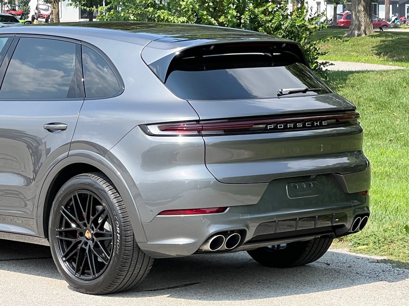 Certified 2025 Porsche Cayenne S AWD/4WD image 10