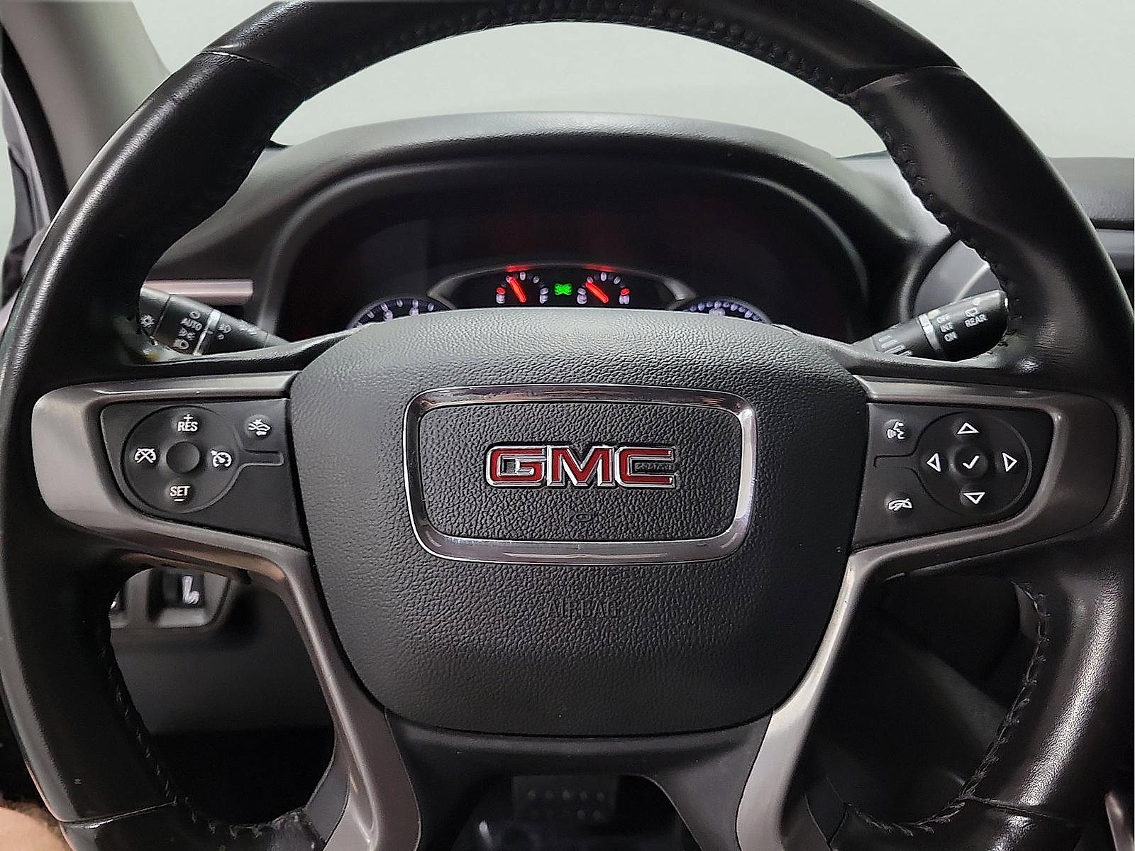 Used 2021 GMC Acadia AT4 AWD/4WD image 17