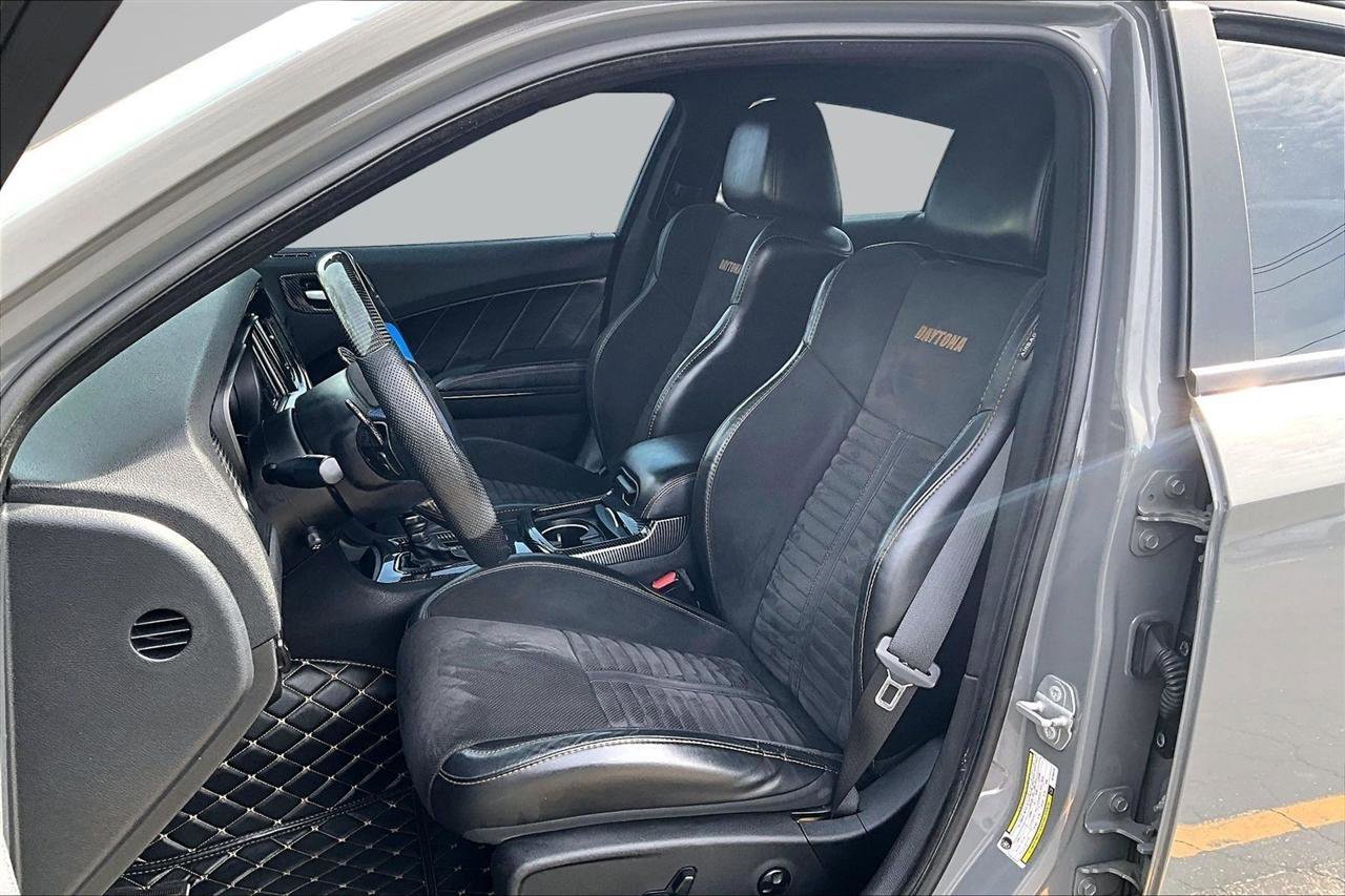 Used 2018 Dodge Charger R/T image 21