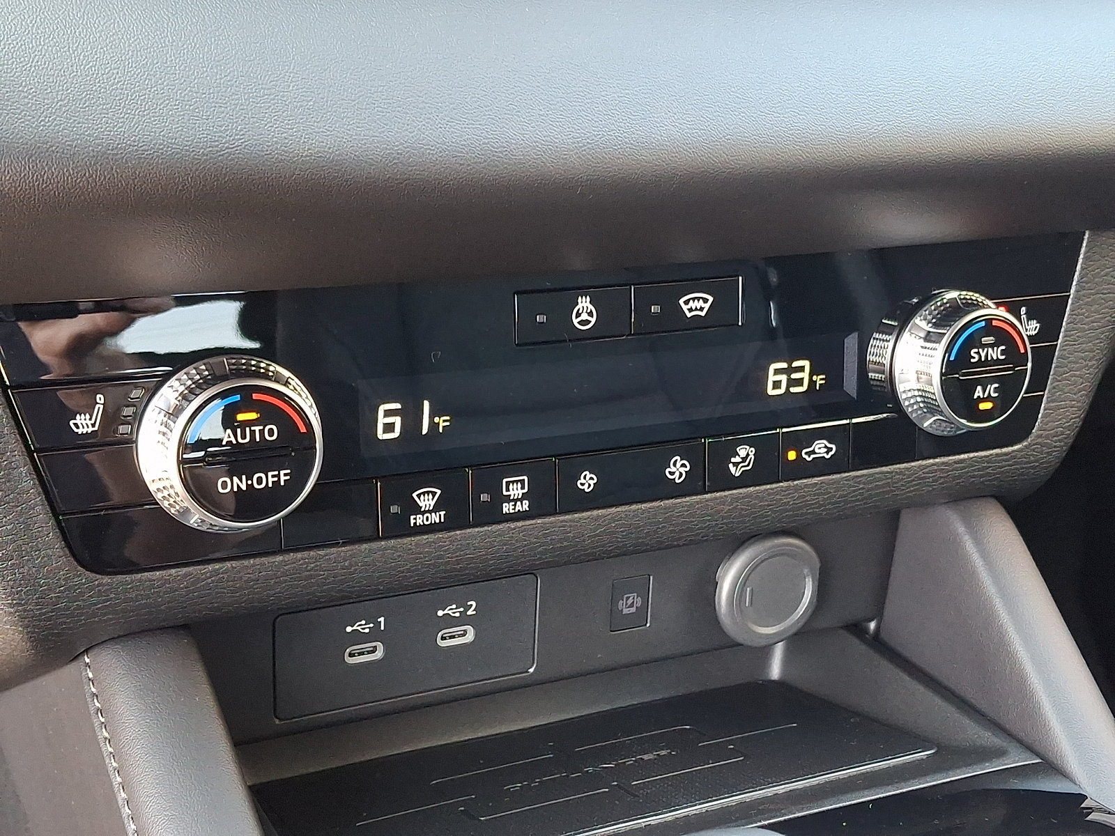 New 2026 Mitsubishi Outlander LE AWD/4WD image 13