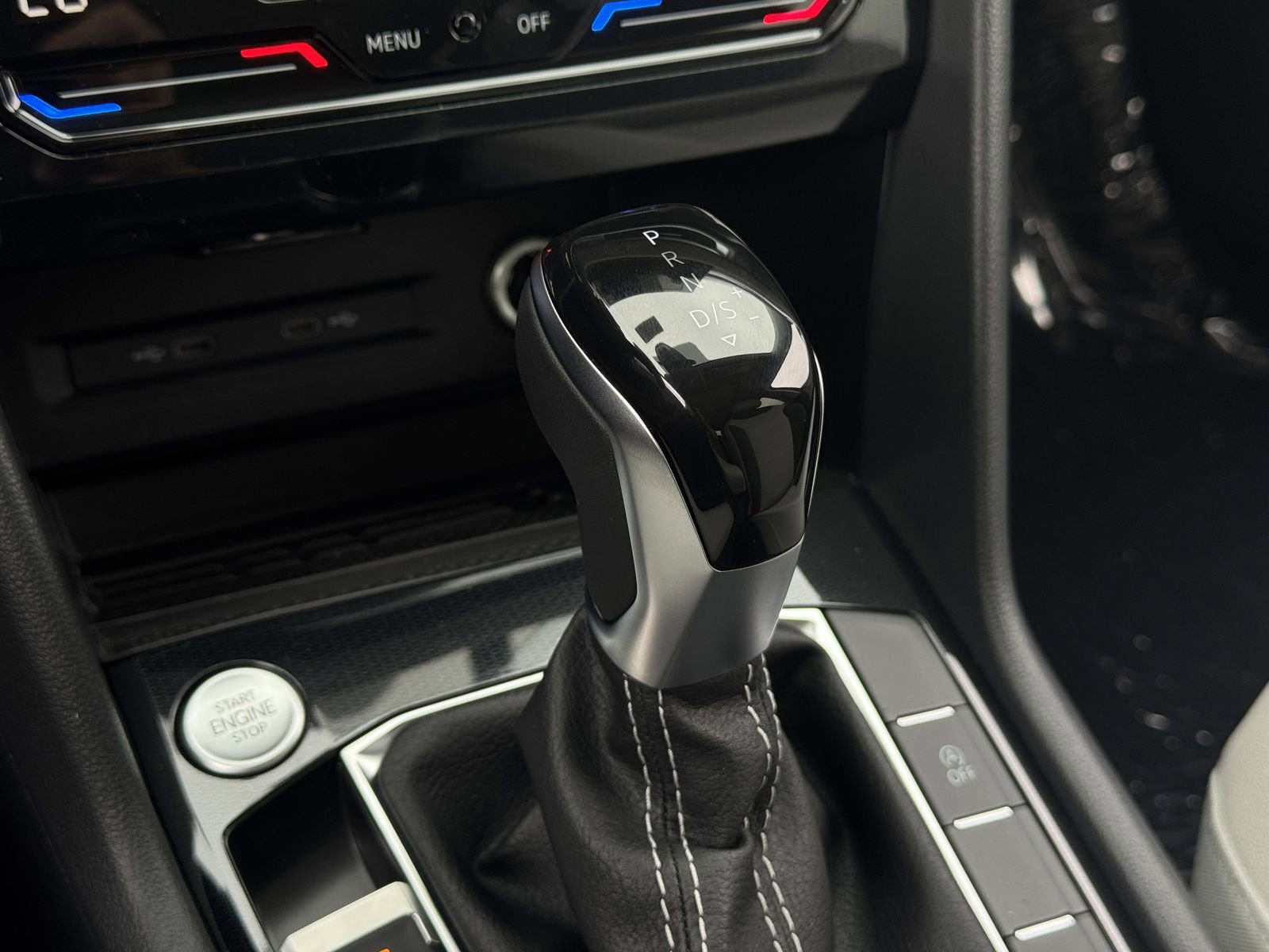New 2026 Volkswagen Taos SE FWD image 20