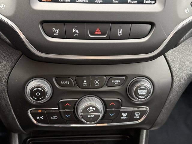 Certified 2023 Jeep Cherokee Altitude Lux AWD/4WD image 12