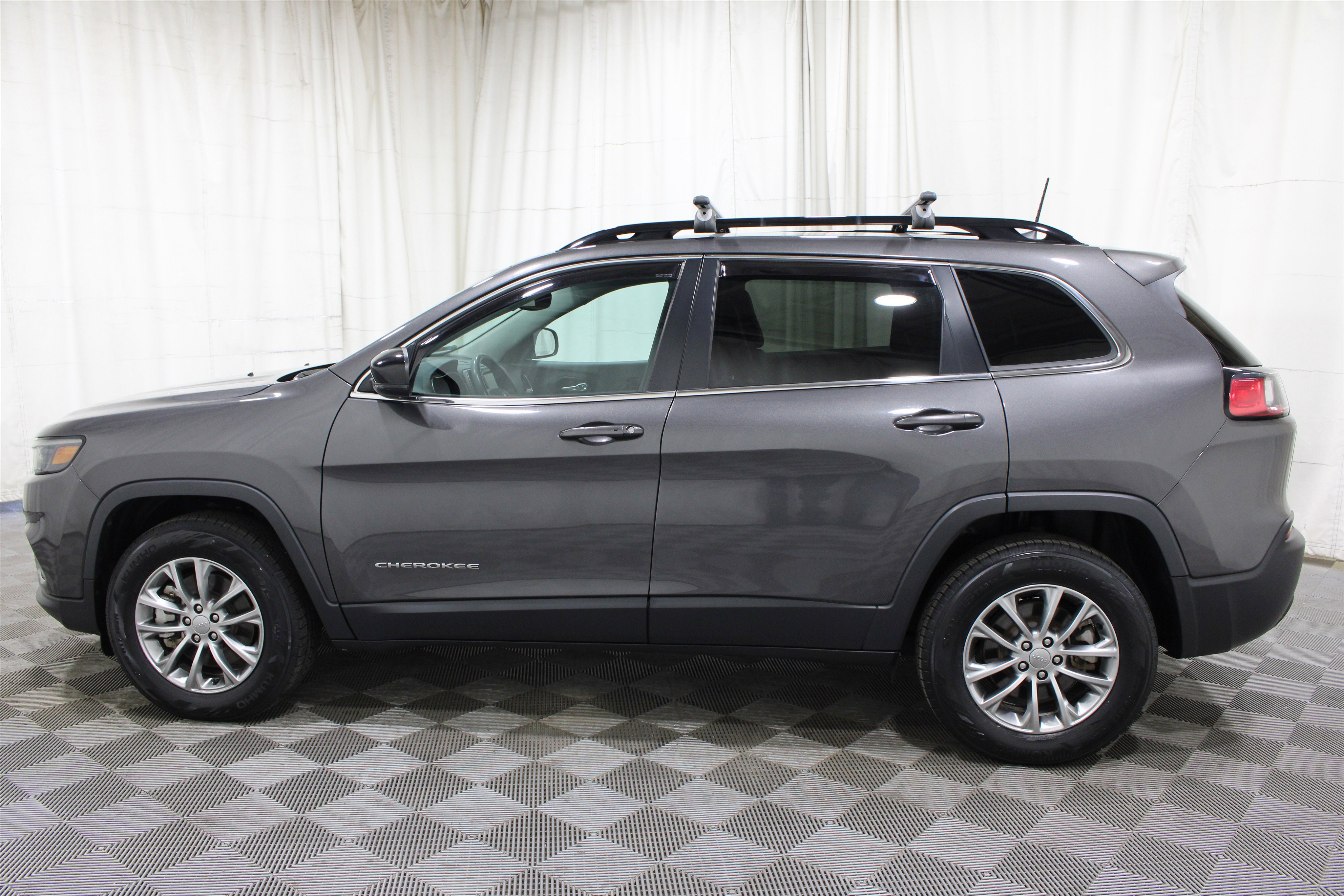 Used 2022 Jeep Cherokee Latitude Lux image 32