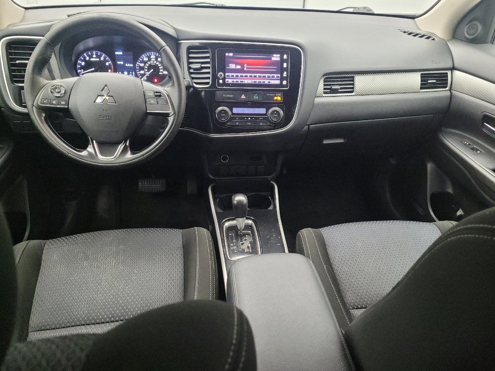 Used 2017 Mitsubishi Outlander SE AWD/4WD image 22