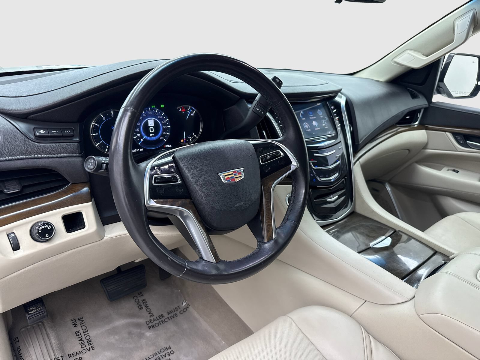 Used 2018 Cadillac Escalade Luxury RWD image 18