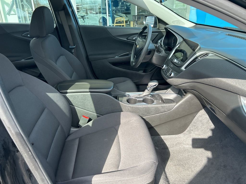 Used 2025 Chevrolet Malibu LT image 17