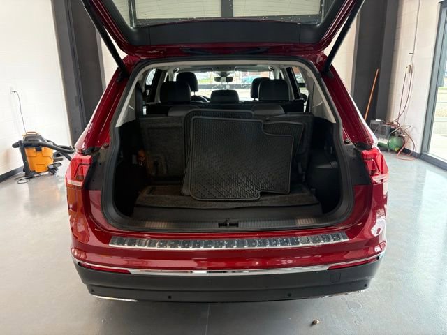 Used 2021 Volkswagen Tiguan SEL w/ 3rd Row Seat Package image 17