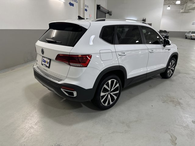 Certified 2023 Volkswagen Taos SE image 9