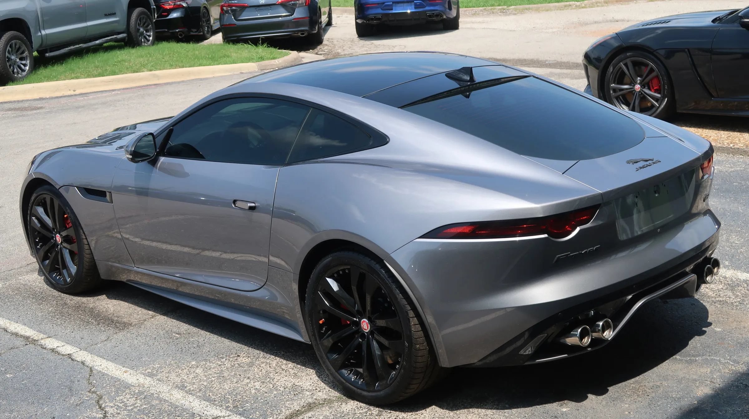 Used 2020 Jaguar F-TYPE R AWD/4WD image 13