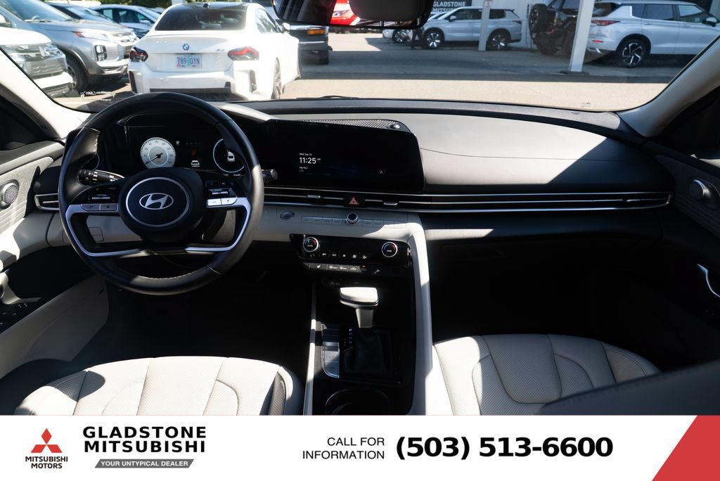 Used 2025 Hyundai Elantra Limited FWD image 8