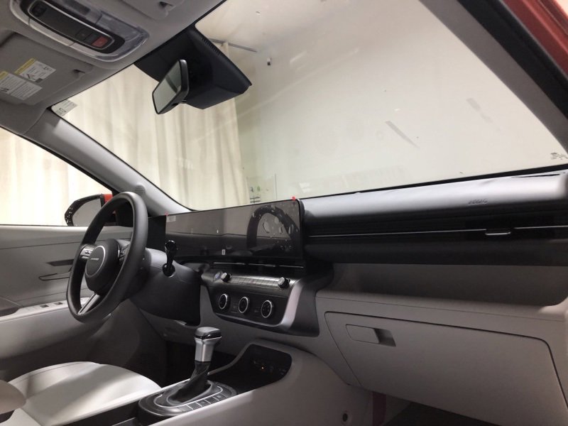 New 2026 Hyundai Kona SE image 13