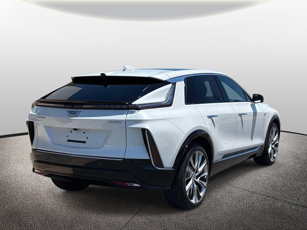 Certified 2025 Cadillac Lyriq Luxury w/ LPO, Floor Liner Package AWD/4WD image 2