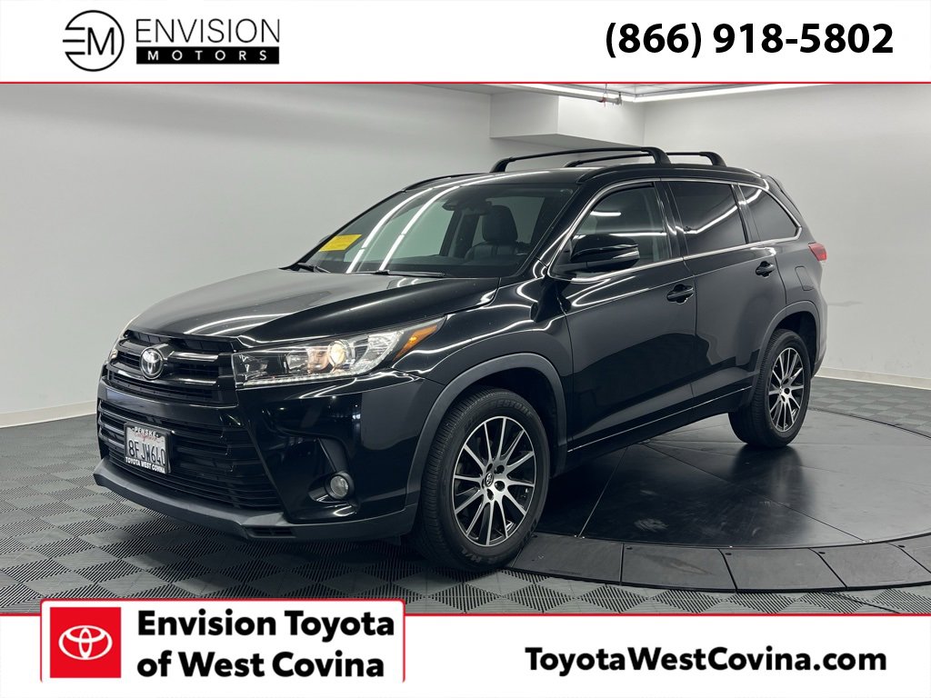 Used 2018 Toyota Highlander SE image 1