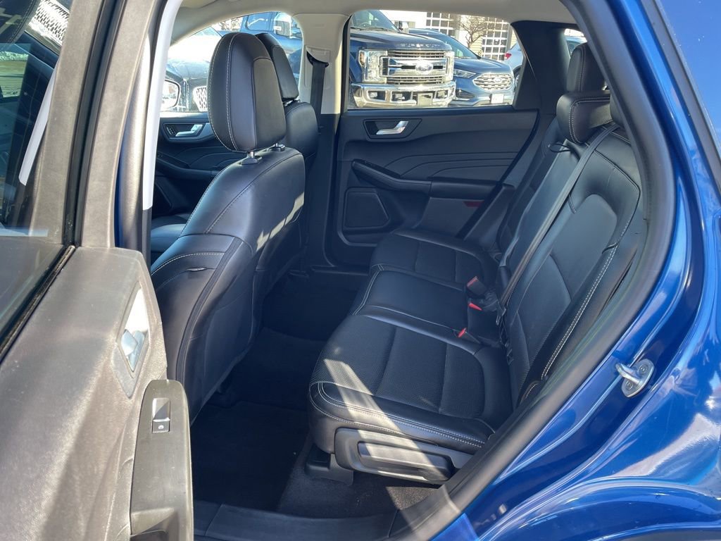 Used 2022 Ford Escape Titanium image 10