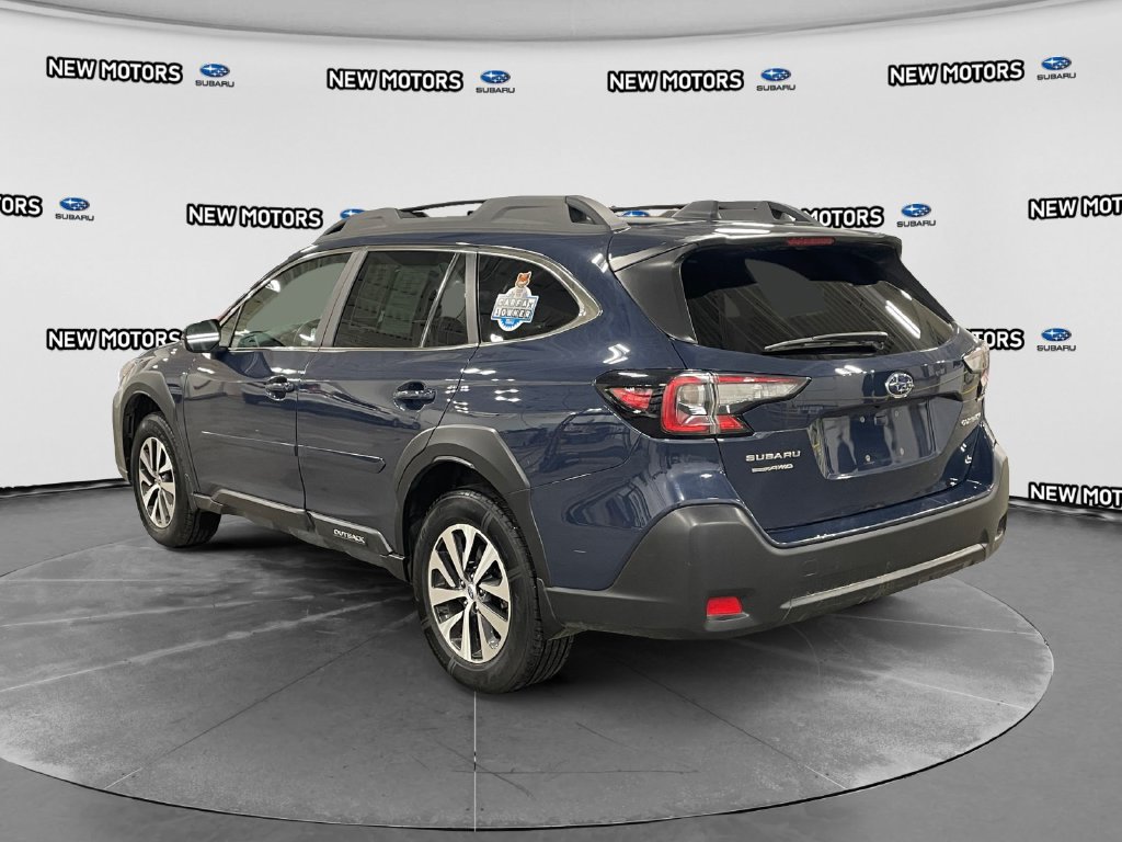 Used 2025 Subaru Outback Premium AWD/4WD image 3