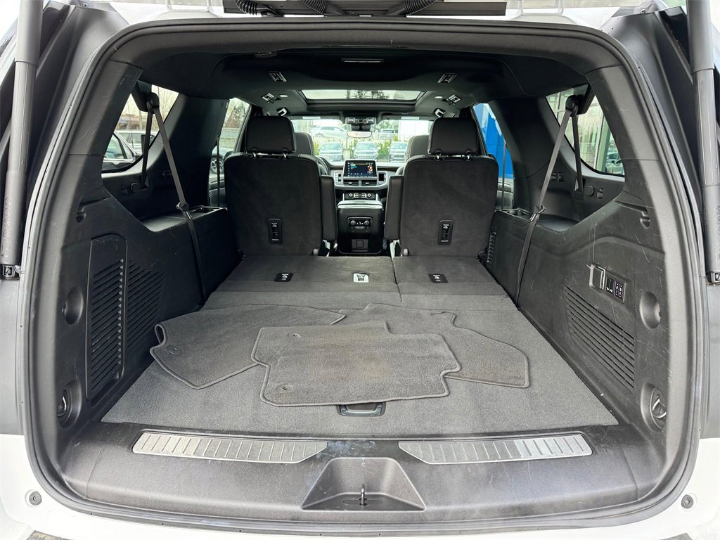 Used 2023 Chevrolet Suburban Premier image 16