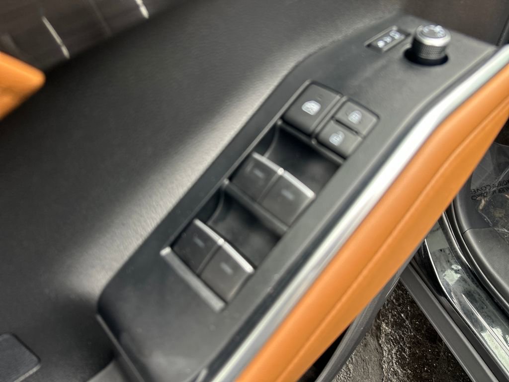 Certified 2025 Toyota Highlander Platinum image 19