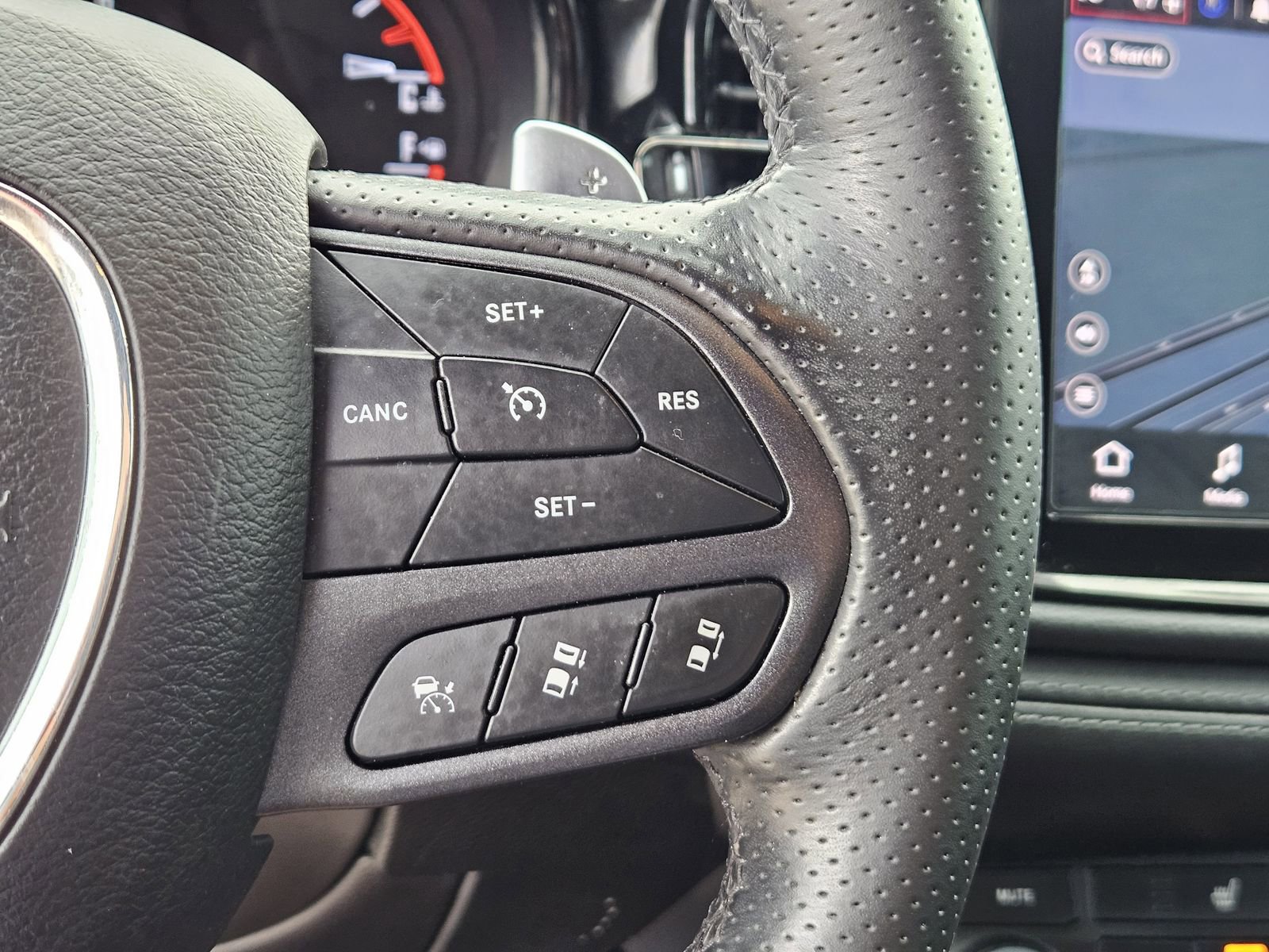 Used 2022 Dodge Durango GT RWD image 25