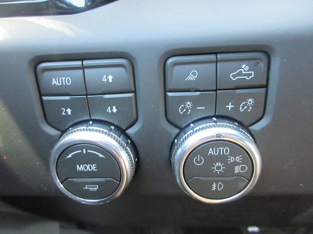 New 2026 GMC Sierra 2500 AT4 w/ AT4 Premium Plus Package image 17