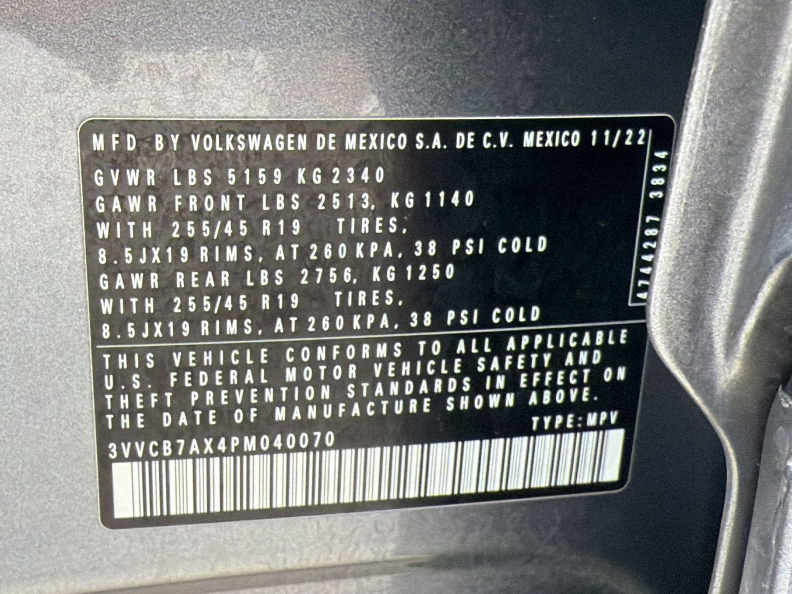 Used 2023 Volkswagen Tiguan SE R-Line image 18