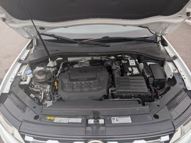 Used 2018 Volkswagen Tiguan SE w/ 3rd Row Seat Package image 24