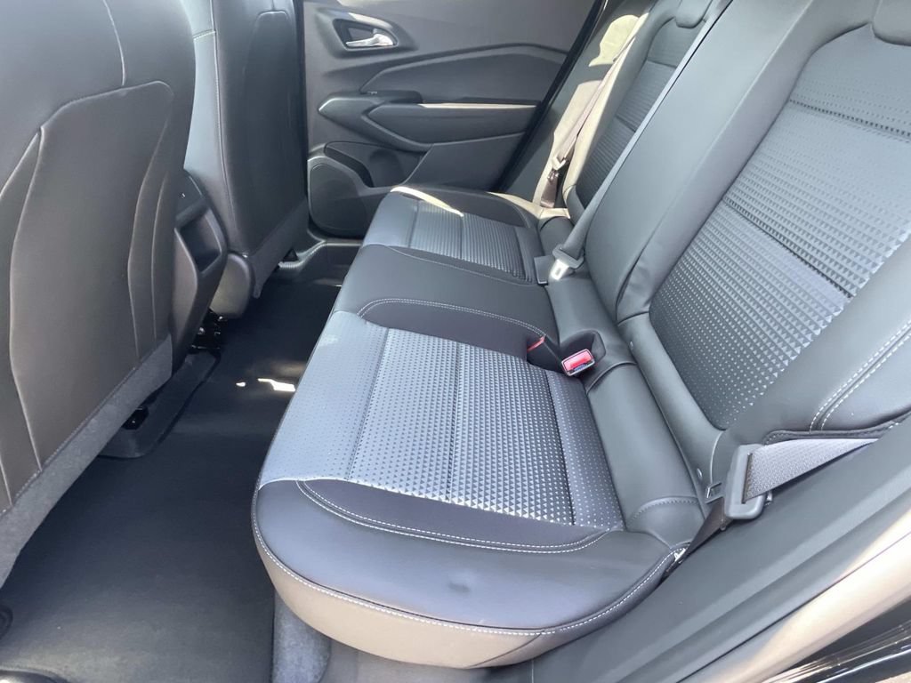 New 2026 Chevrolet Trax LT w/ LT Convenience Package FWD image 11