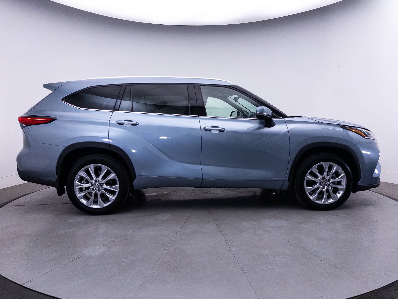 Used 2023 Toyota Highlander Limited AWD/4WD image 49