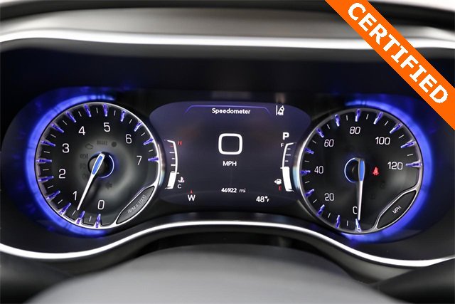 Used 2025 Chrysler Pacifica Select image 26