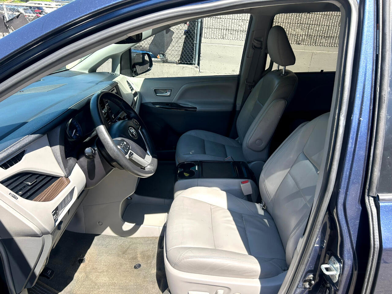 Used 2018 Toyota Sienna XLE AWD/4WD image 10