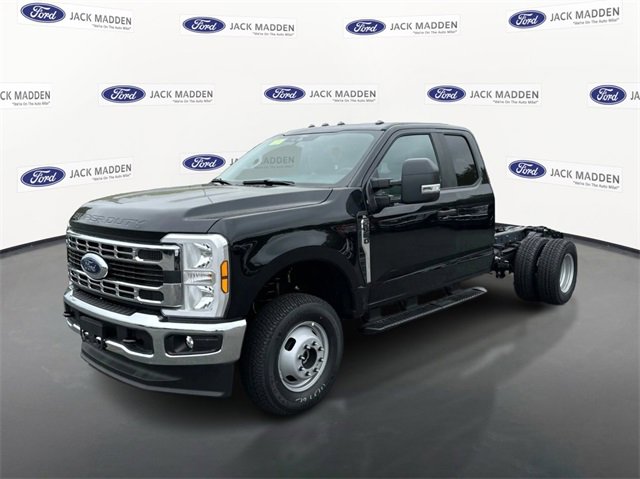 New 2025 Ford F350 XL w/ XL Chrome Package image 2