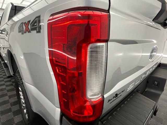 Used 2017 Ford F250 Lariat w/ Chrome Package image 21