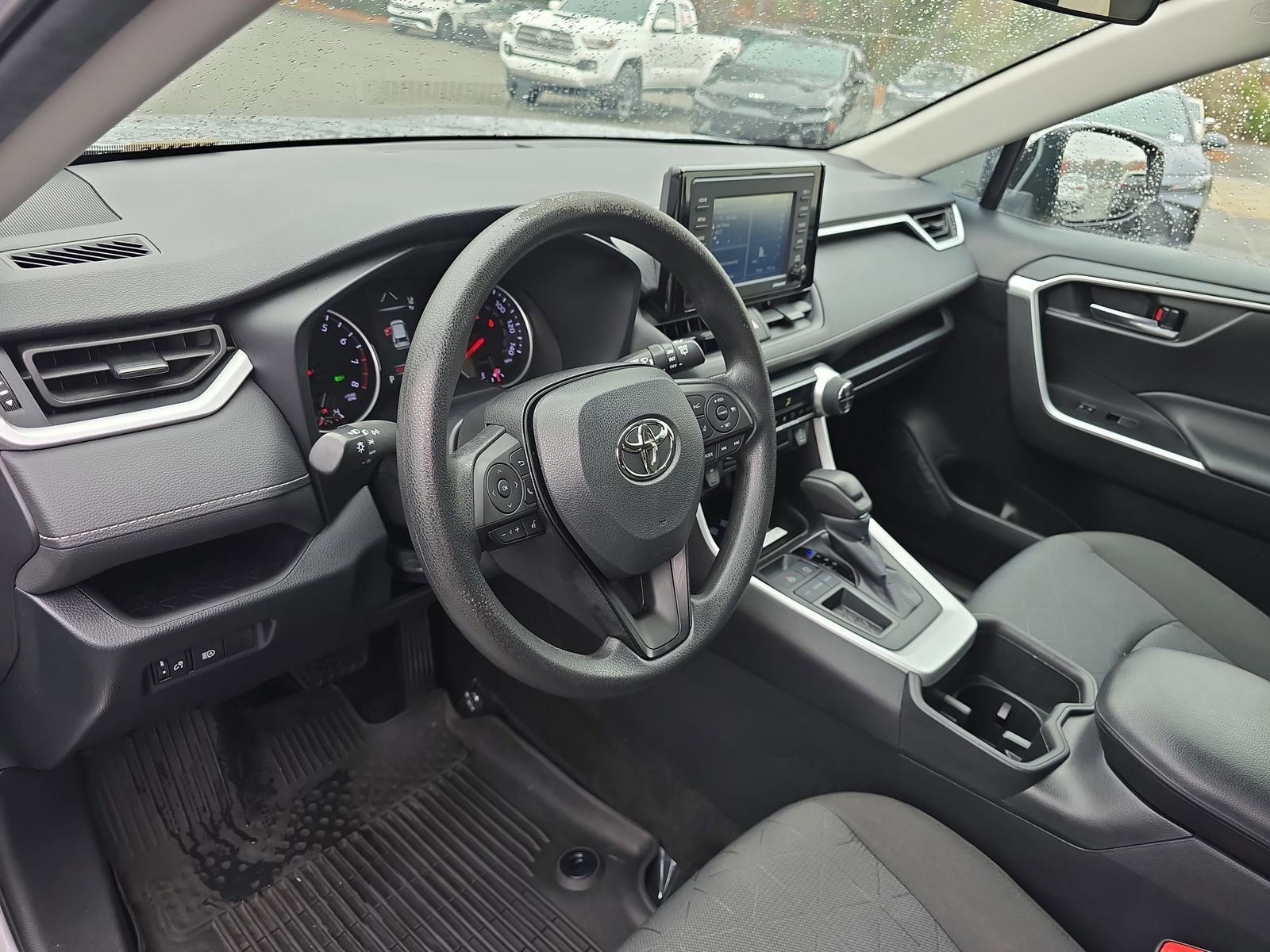 Used 2022 Toyota RAV4 XLE image 19