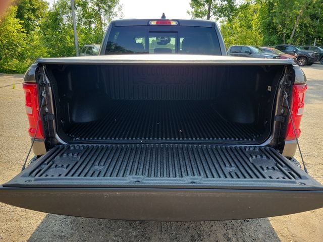 New 2026 RAM 1500 Laramie w/ Sport Appearance Package AWD/4WD image 8