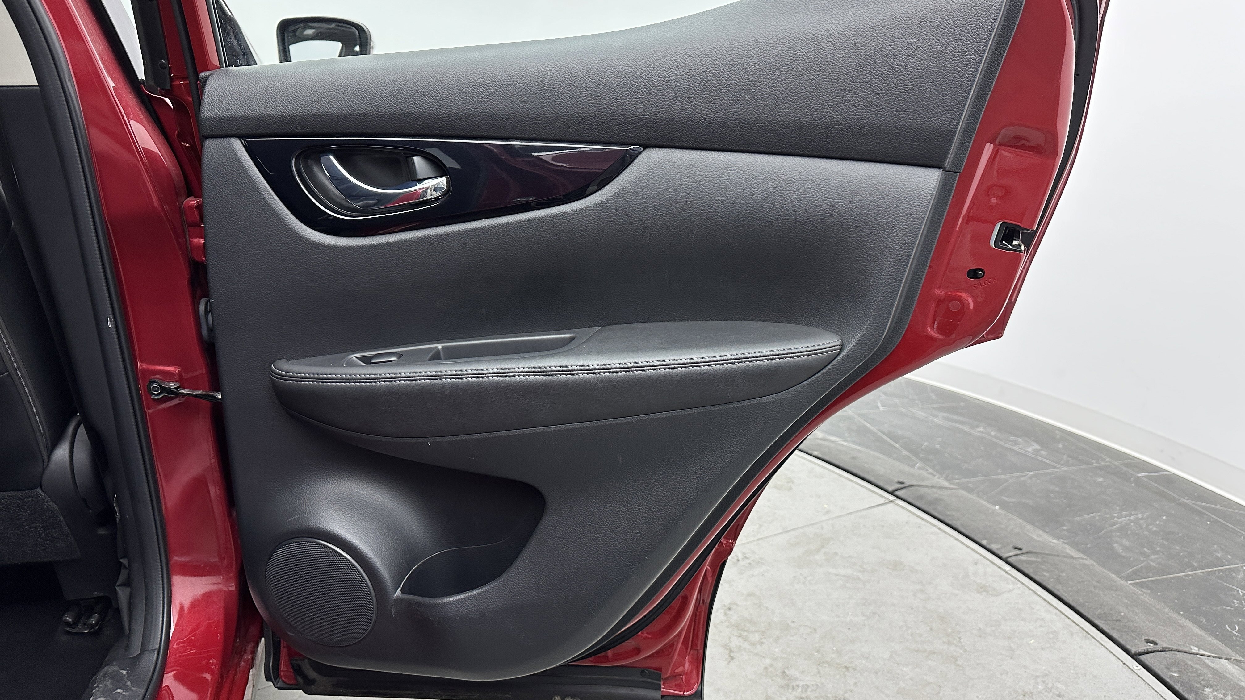 Used 2017 Nissan Rogue Sport SL w/ SL Premium Package image 30