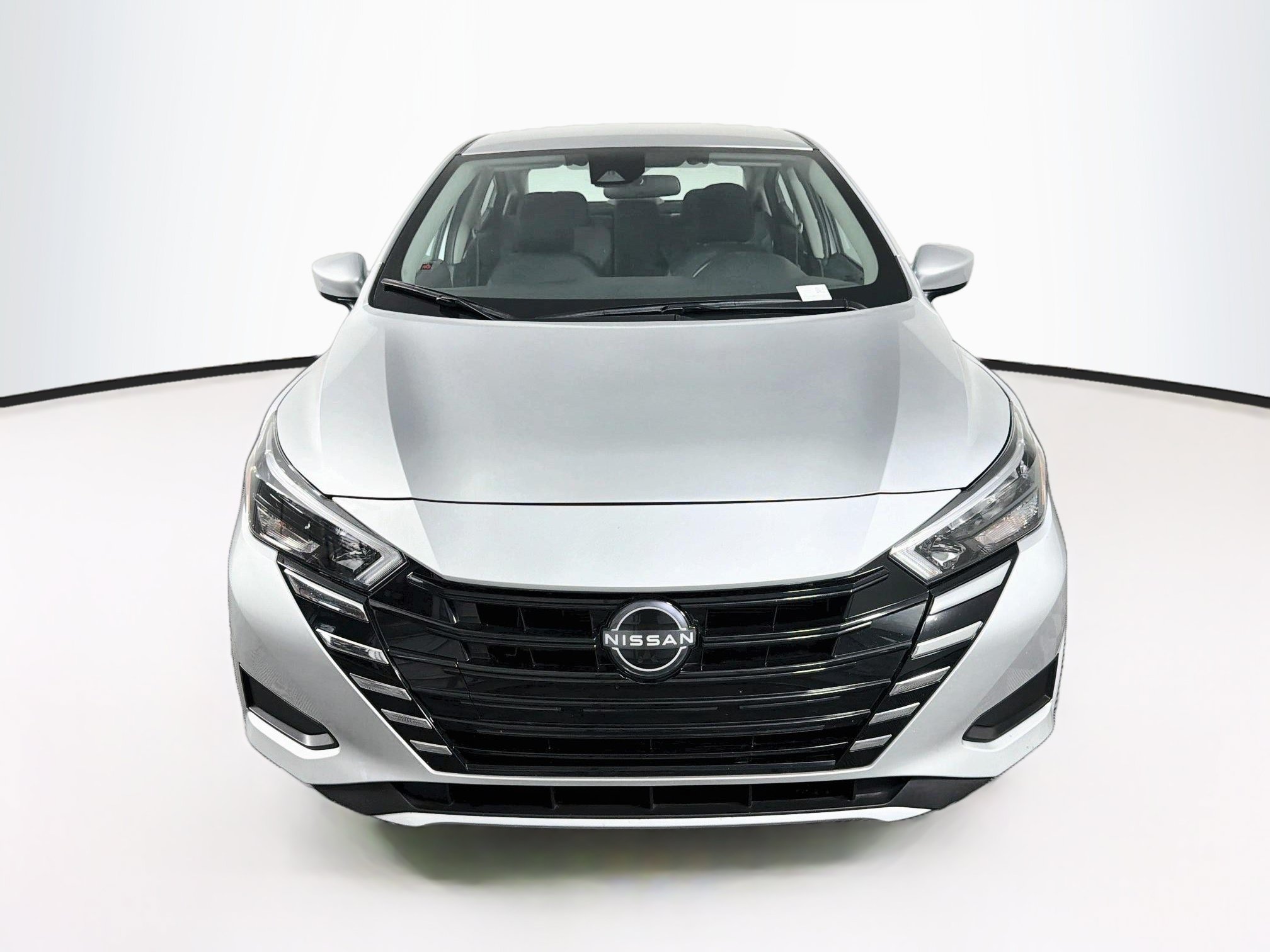 Used 2025 Nissan Versa SV FWD image 2