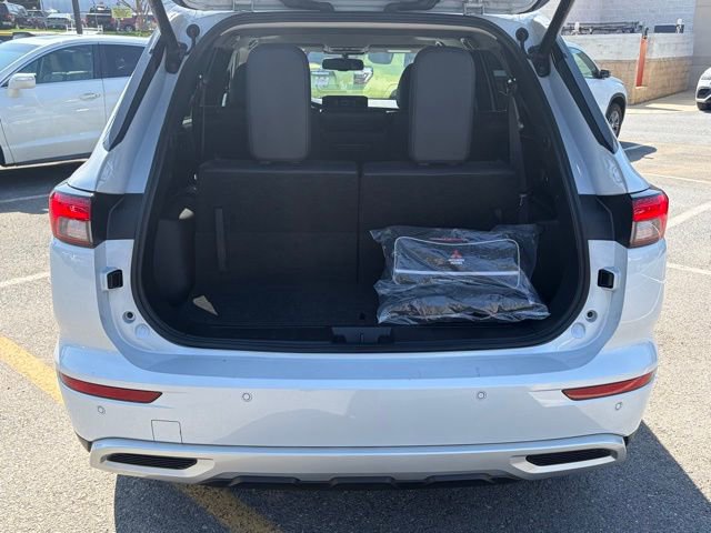 Used 2024 Mitsubishi Outlander SE image 7