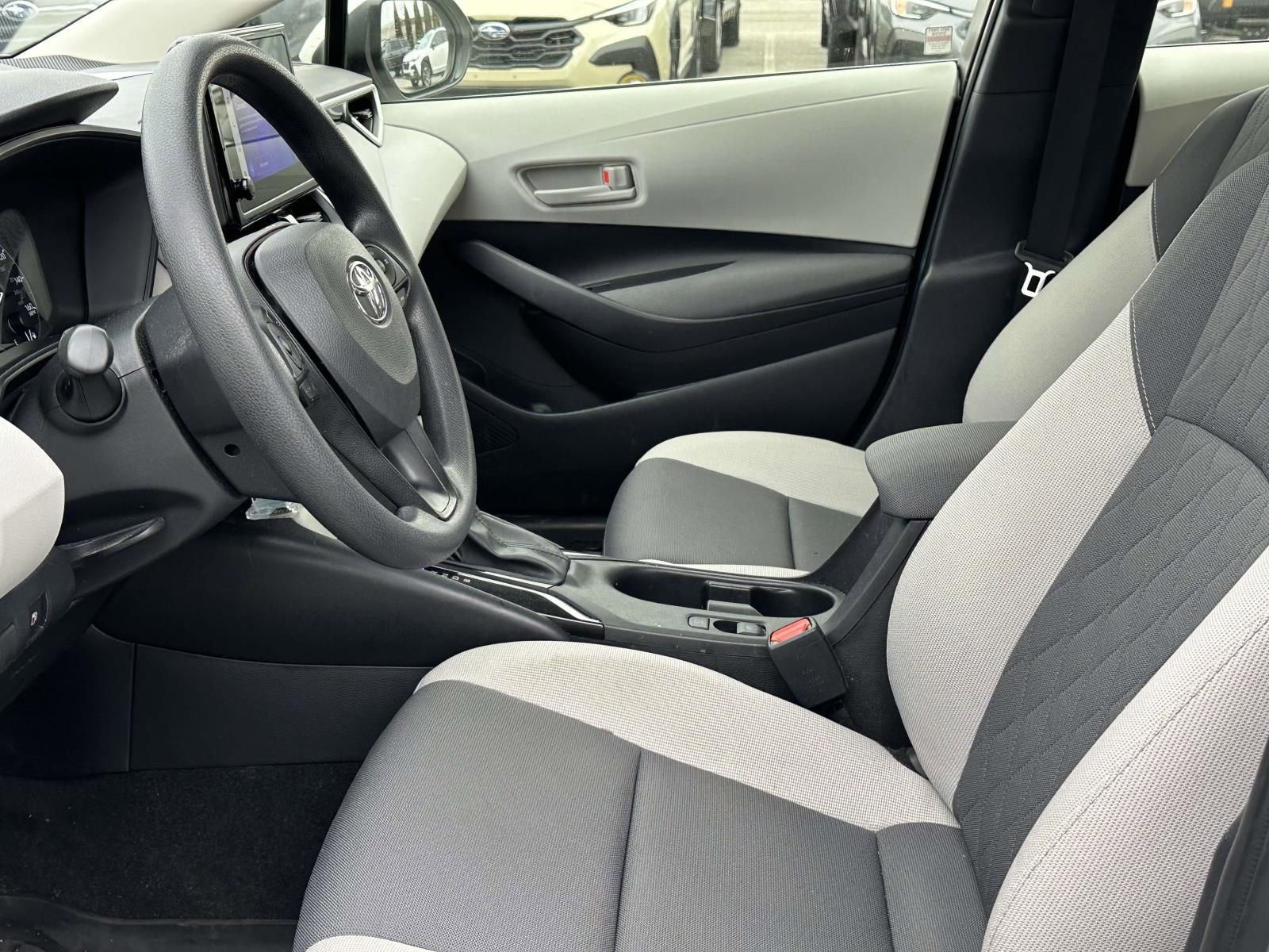 Used 2025 Toyota Corolla LE image 8