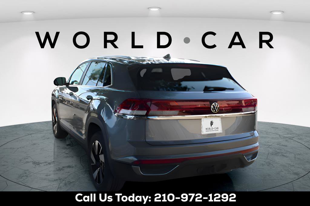 Used 2024 Volkswagen Atlas Cross Sport SE image 5